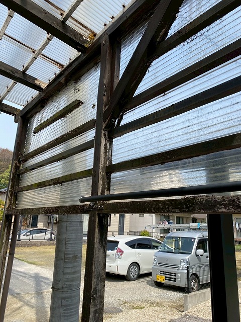 建て替えを検討しているカーポート